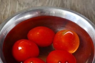 Tvätt av tomater