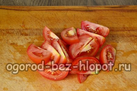Snijd tomaten