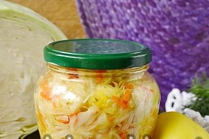 Provencal pickled cabbage is ready