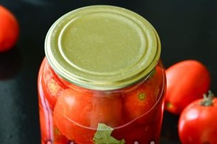 pot met tomaten