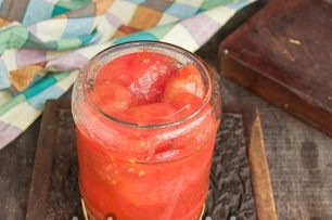 rajčata ve sklenici