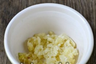 chop garlic
