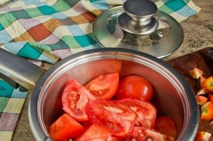 Tomato dalam mangkuk
