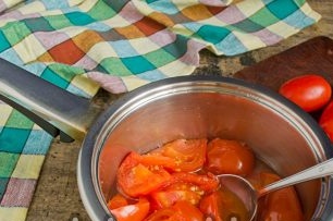 Cook tomatoes