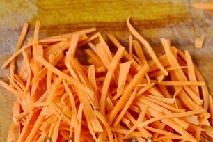 нарязан морков