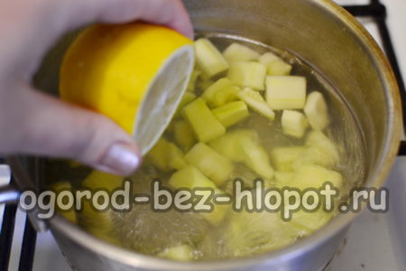 изсипете лимонов сок