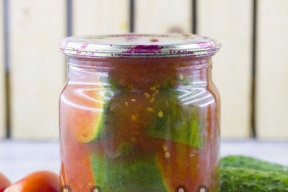 cucumbers in tomato sauce