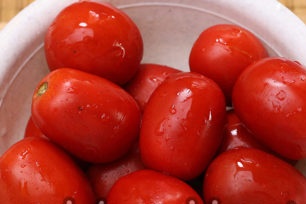 wash the tomatoes