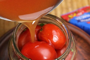pour tomatoes