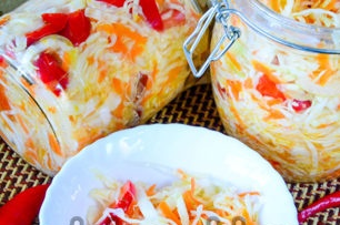 cabbage salad with pepper for the winter