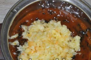 tillsätt peppar till plommonpuré