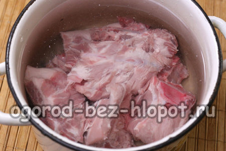 variť mäso