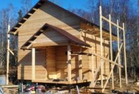 geprofileerd houten huis