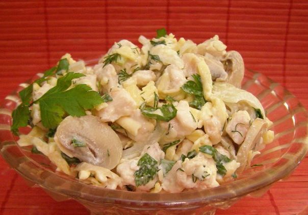 Chicken Salad with Mushrooms and Cheese