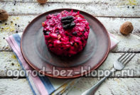 beetroot salad with prunes, cheese and nuts