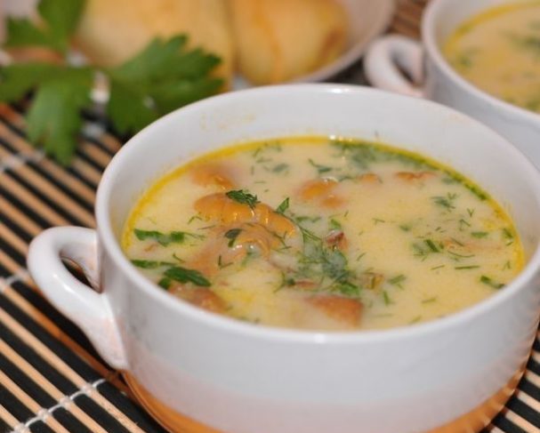 Кремообразна супа от лисички