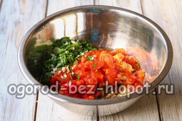 letakkan sayur-sayuran dalam mangkuk
