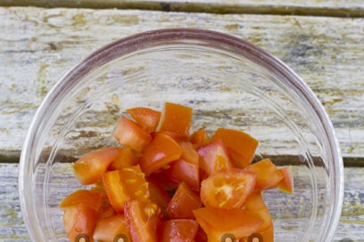 hacher les tomates