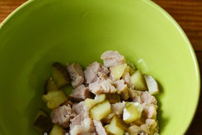 mix cucumbers and meat