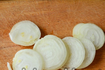 chopped onion rings