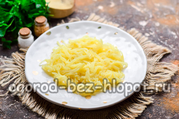 a layer of grated potatoes