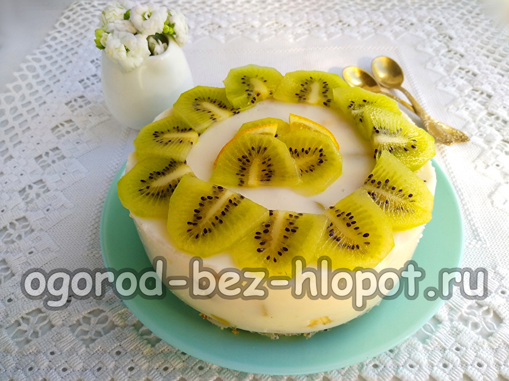 caloriearme yoghurtcake met kiwi en banaan
