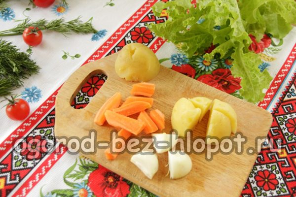 chop potatoes, carrots, onions