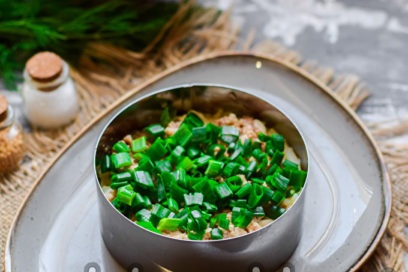 layer of green onions