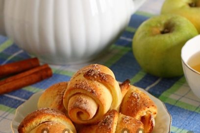 bagels with apples ready