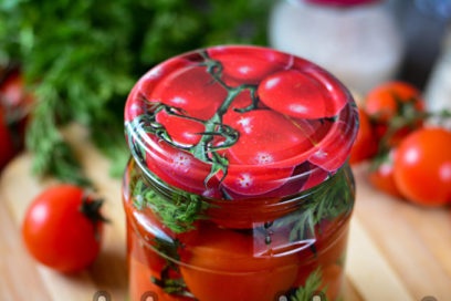 tomaten met worteltoppen