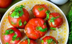 Леко осолени домати за 5 минути