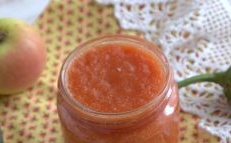 Tomato Sauce with Apples