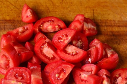 plátky rajčat