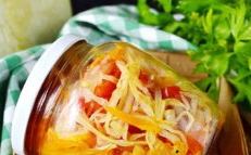 Tomatoes with cabbage