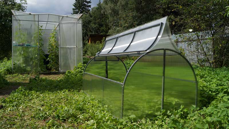 Polykarbonátové skleníky s otevřenou střechou udělejte sami: kresby, fotografie, recenze
