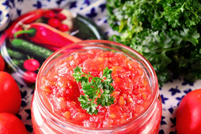 Vegetable caviar with tomatoes