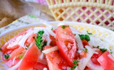 Uzbecký salát s rajčaty