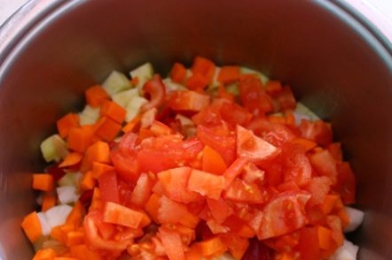 חתוך עגבניה ללא קליפה